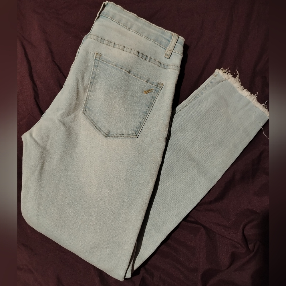 William Rast Light Wash Women’s Skinny ankle jeans 27